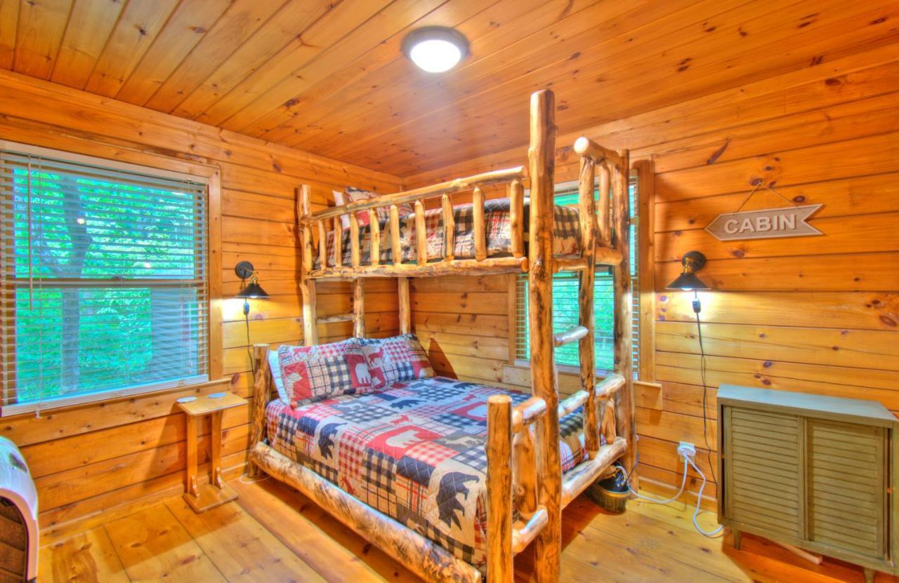 Loony Bear Cabin Is Pet Friendly With Wood Stove Creekside Firepit Villa Ellijay Exterior photo